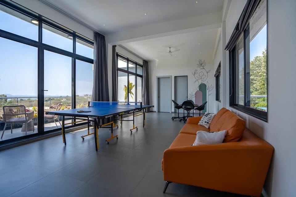 Table tennis, Living room