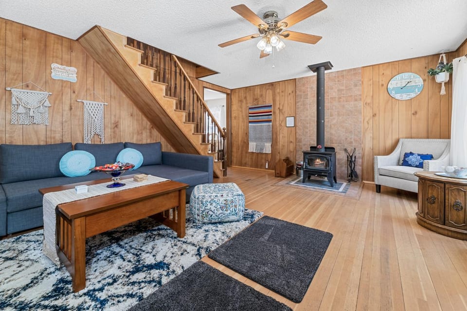 Living room, Seating area, fireplace, flat iron