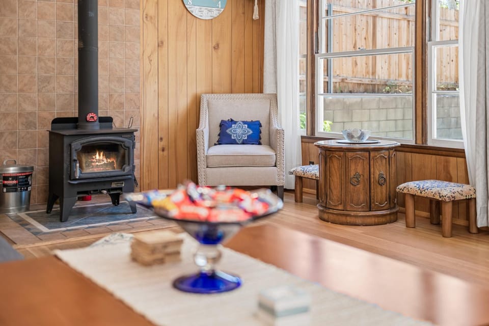 Living room, Seating area, flat iron