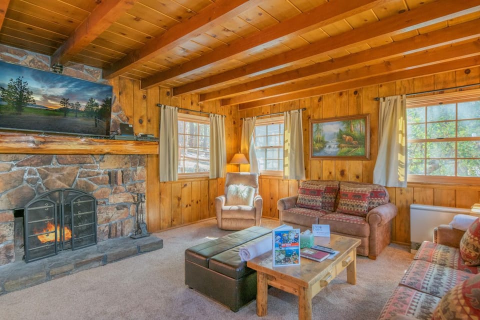 TV and multimedia, Living room, Seating area, flat iron