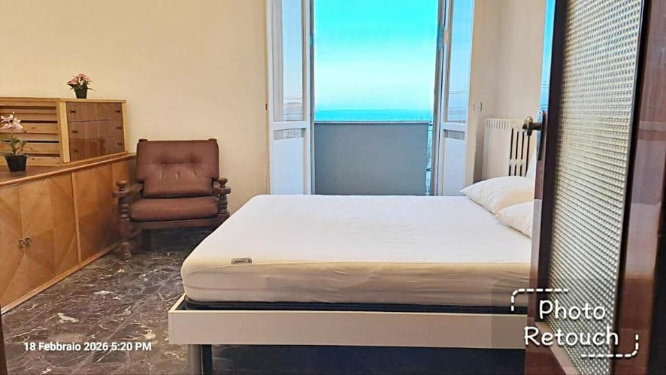 Bed, Natural landscape, Photo of the whole room, Bedroom, Sea view, wardrobe