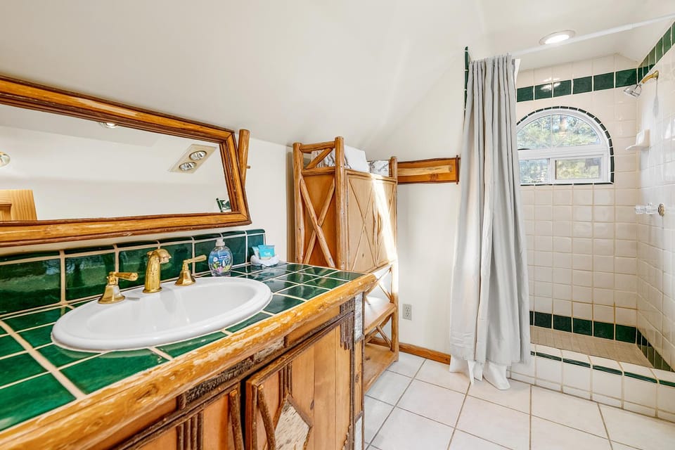 Shower, Bathroom, towels