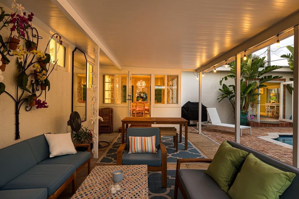 Chic Pied-à-Terre Private Pool in WPB House in West Palm Beach