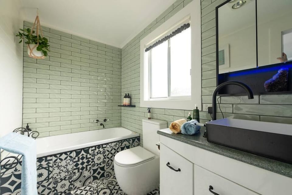 Shower, Toilet, Bath, hair dryier, towels