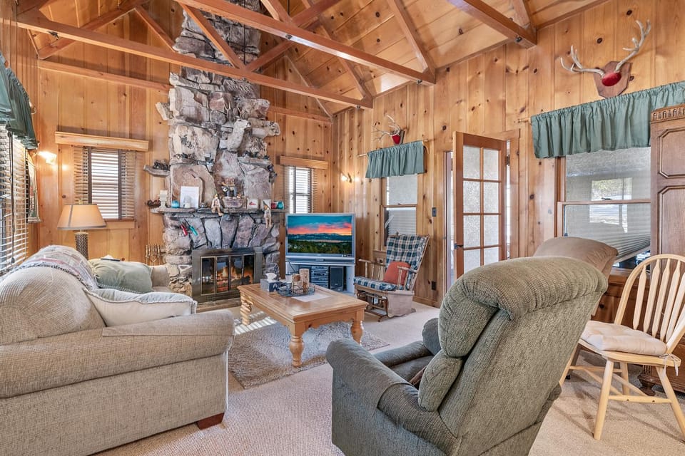TV and multimedia, Living room, Seating area, flat iron