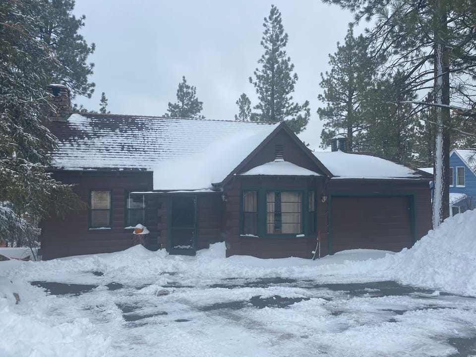 Property building, Day, Winter
