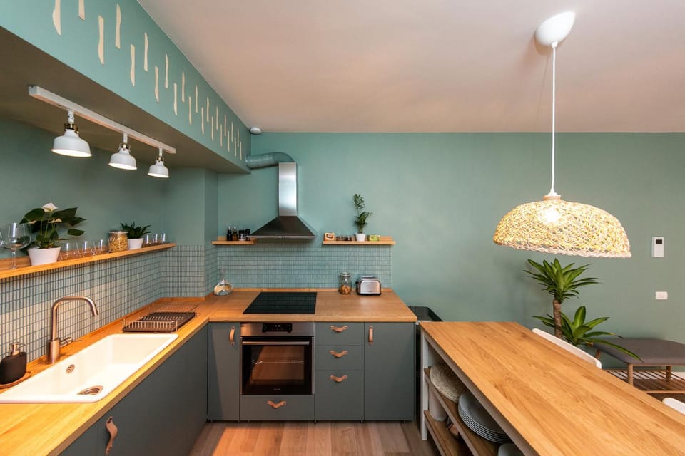 Kitchen or kitchenette