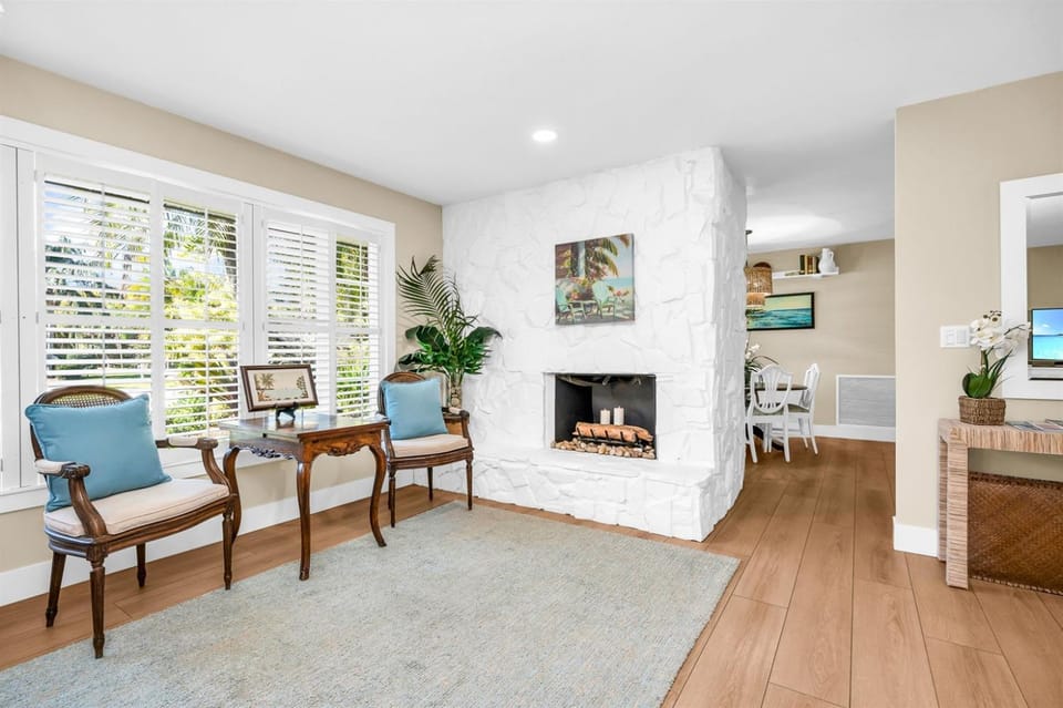 Tropical Mango Bungalow Pool Close to Beach! House in Palm Beach Gardens