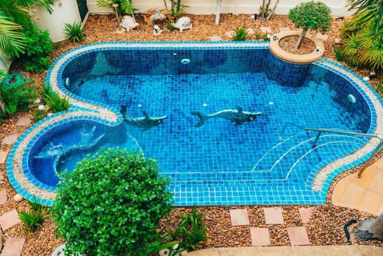 "Garden Palace" Huge Semi-4Bed Lux Pool Villa near Beach Apartment in Pattaya City