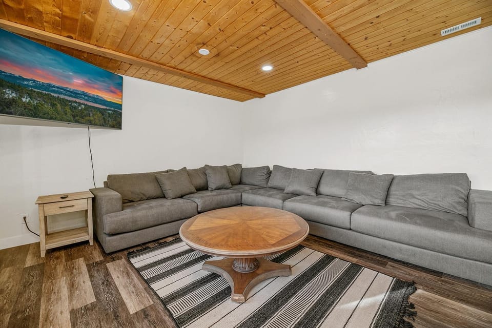 TV and multimedia, Living room, Seating area