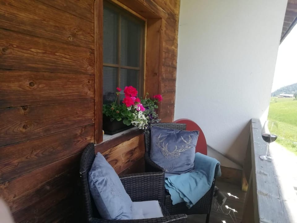 View (from property/room), Balcony/Terrace, Seating area