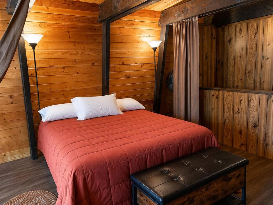 Bed, Bedroom
