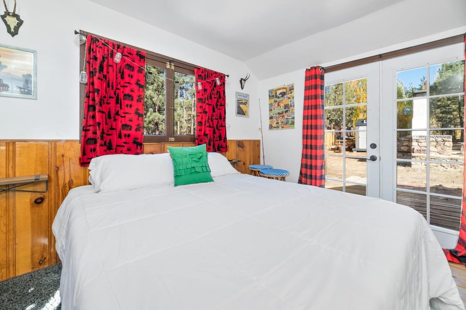 Bed, Bedroom