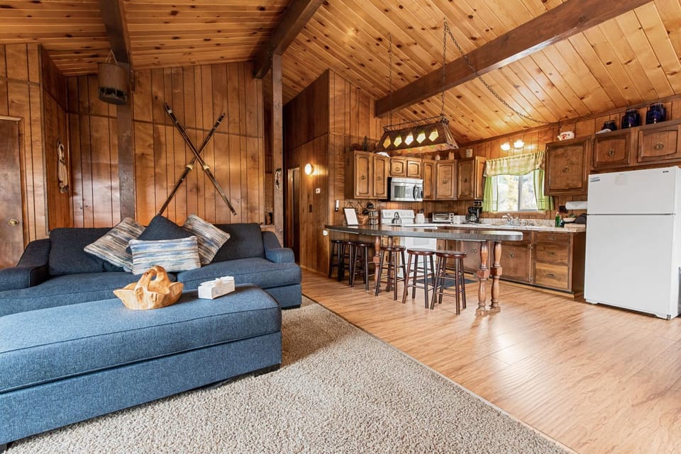 Kitchen or kitchenette, Living room, Seating area