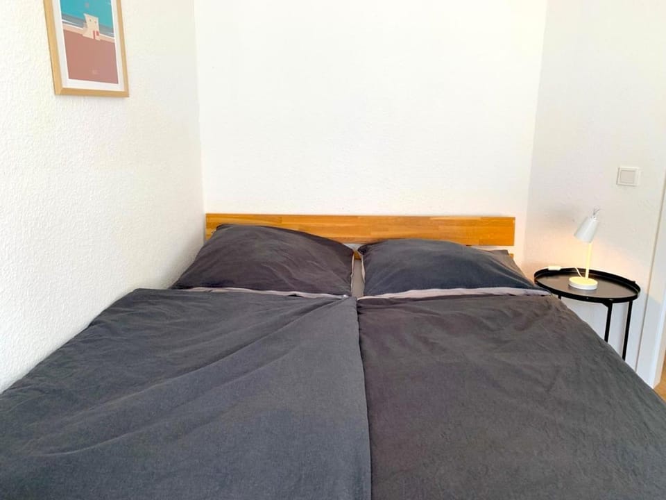 Gemütliches Apartment mit 3 Schlafzimmern, 2 Bädern, Küche, Balkon, parken kostenfrei Apartment in Bergisch Gladbach