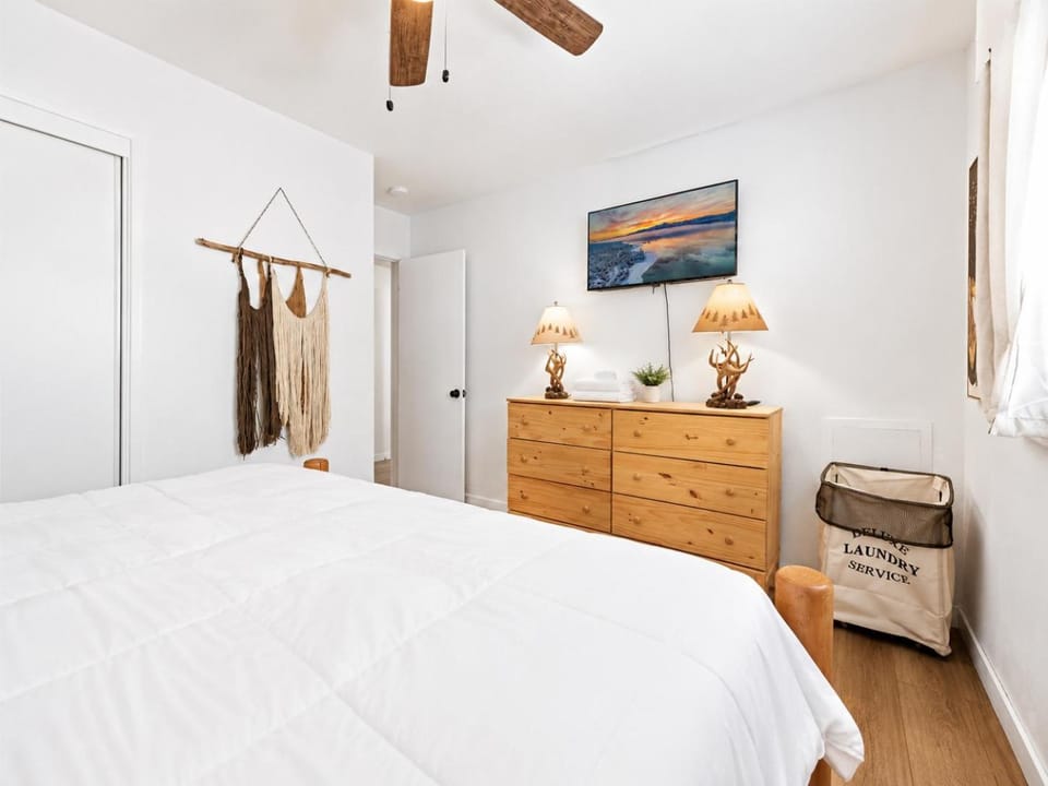 Bed, Bedroom