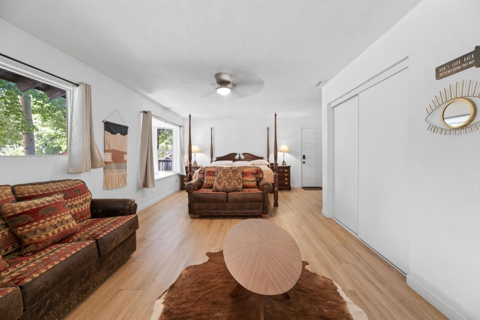 Bed, Seating area, Bedroom