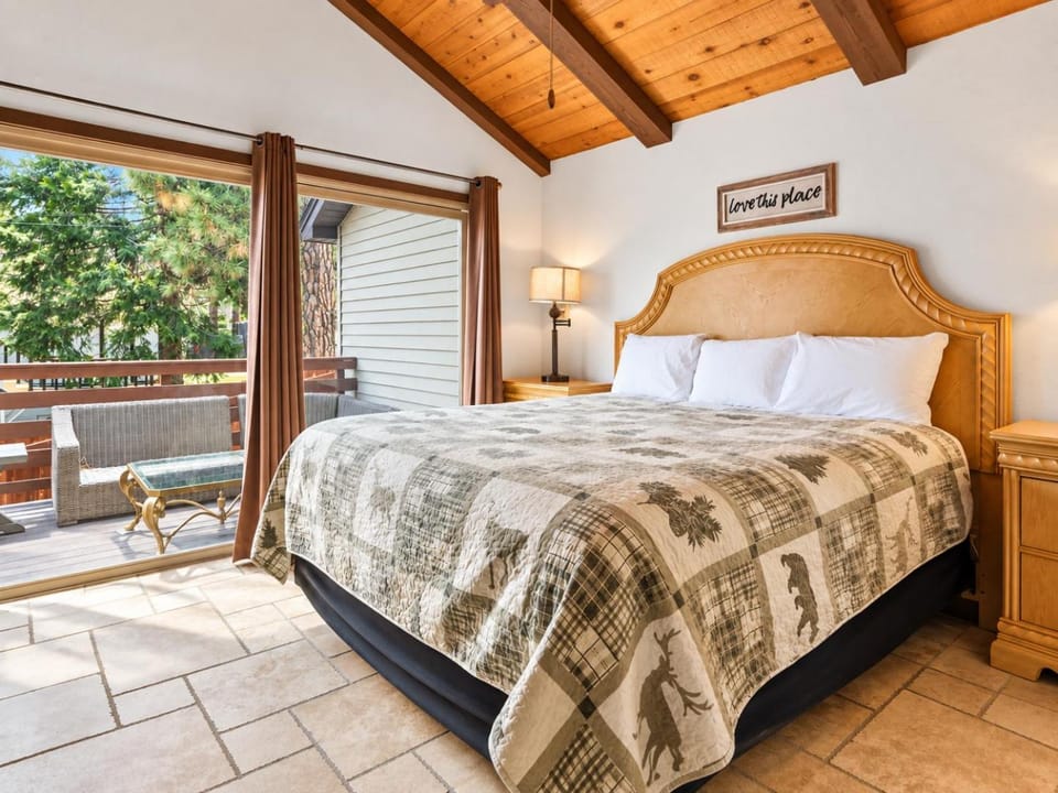 Bed, Balcony/Terrace, Photo of the whole room, Bedroom