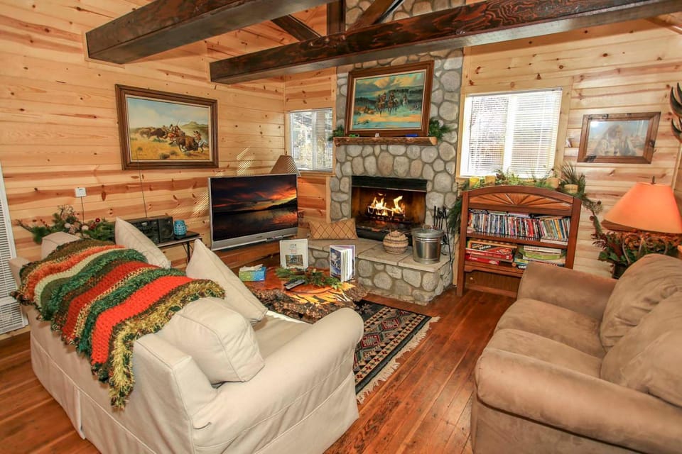 TV and multimedia, Living room, Seating area, flat iron