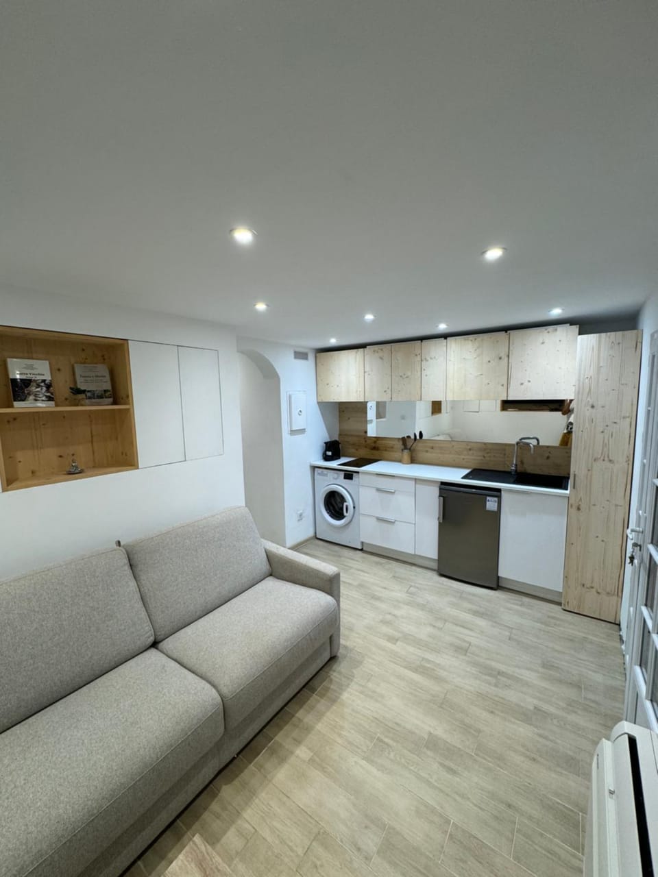 Kitchen or kitchenette, Living room, Seating area, minibar
