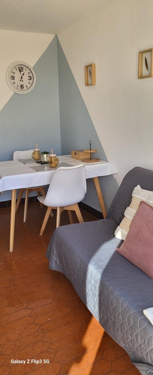 Appartement-1- prive, terrasse, parking et jardin House in Le Boulou
