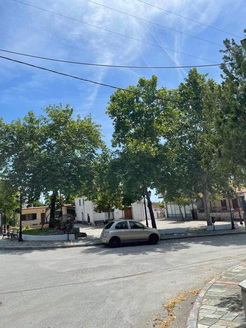 Neighbourhood, Location