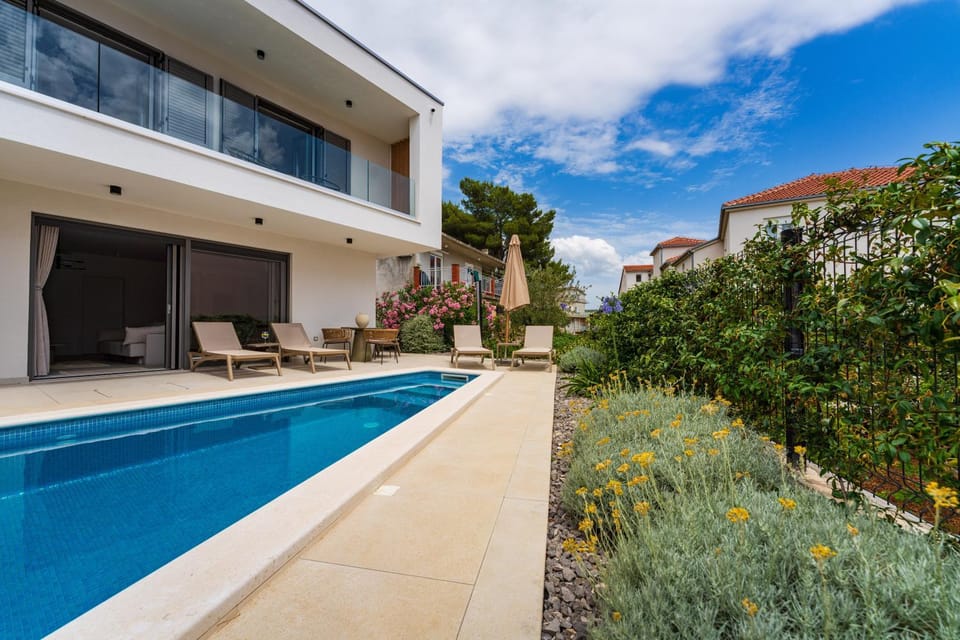 Property building, Swimming pool