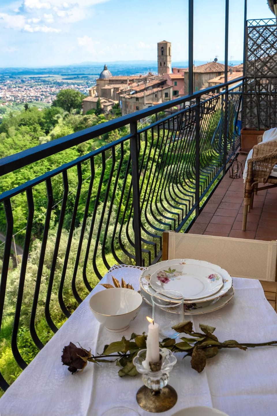 Natural landscape, View (from property/room), Balcony/Terrace, Food and drinks, Dining area