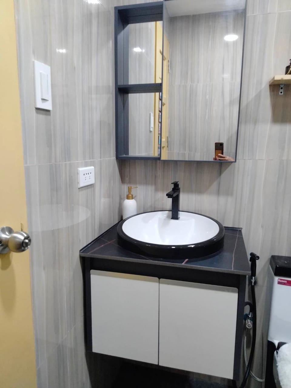 L and D Homestay Apartment hotel in Pasay
