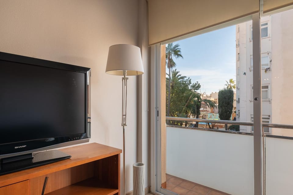 AT099 Con piscina, a tan solo 600m de la playa la Paella Apartment in Torredembarra