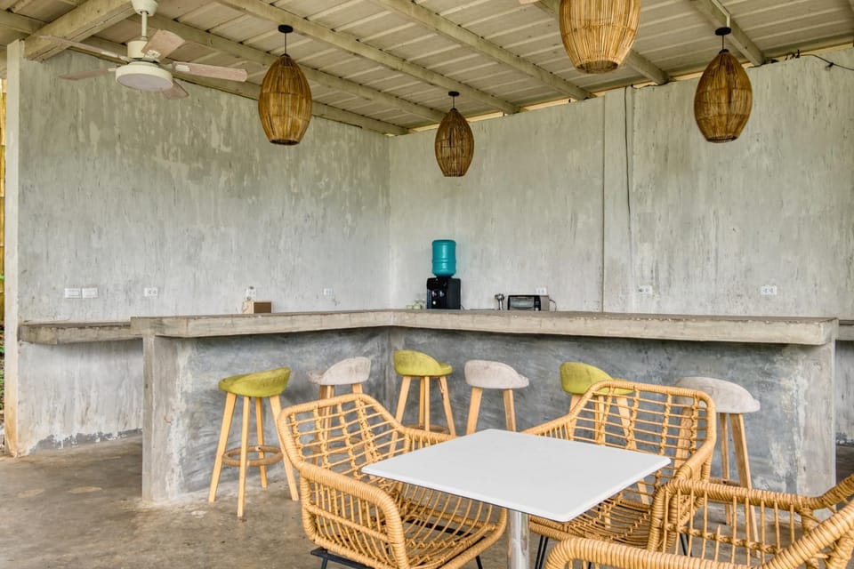 Restaurant/places to eat, kitchen