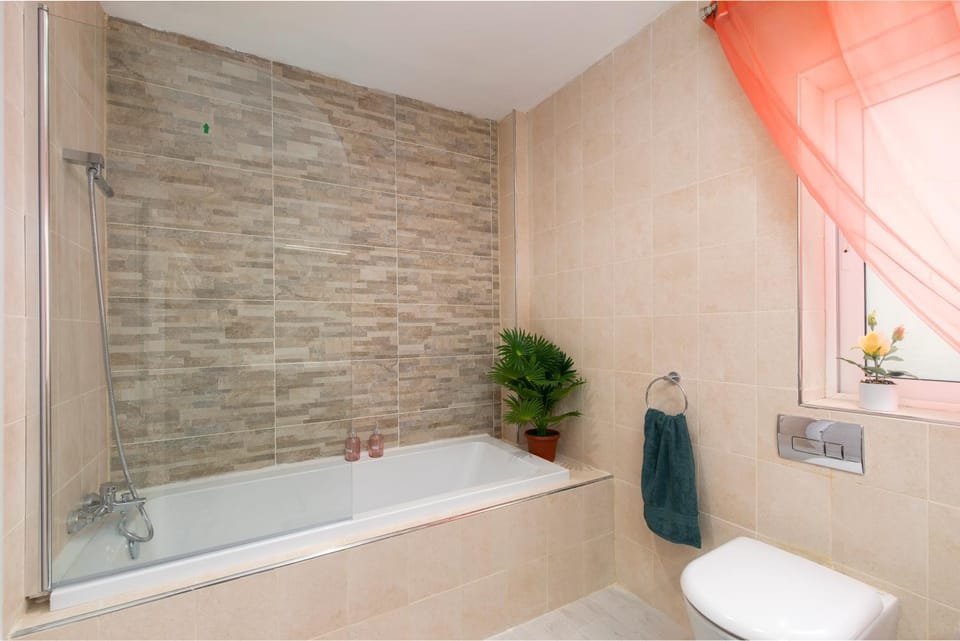 Spacious Luxury 3BR Apartment with Terrace & Open Views - Zurrieq, close to sea Apartment in Malta