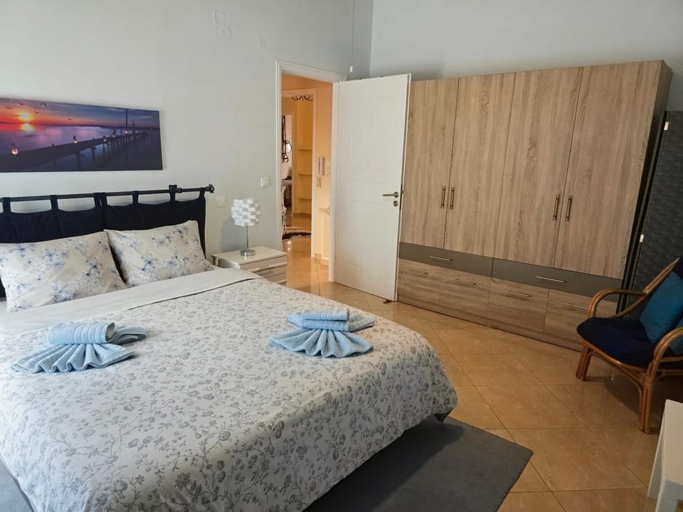 Bedroom, wardrobe