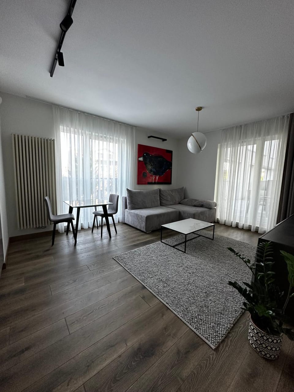 TV and multimedia, Living room, Seating area, Dining area