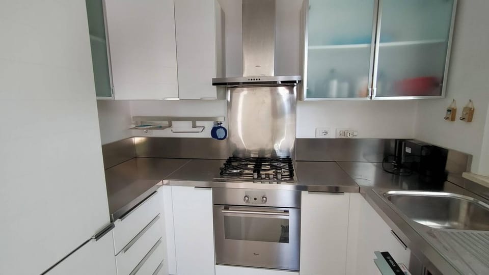 Communal kitchen, kitchen