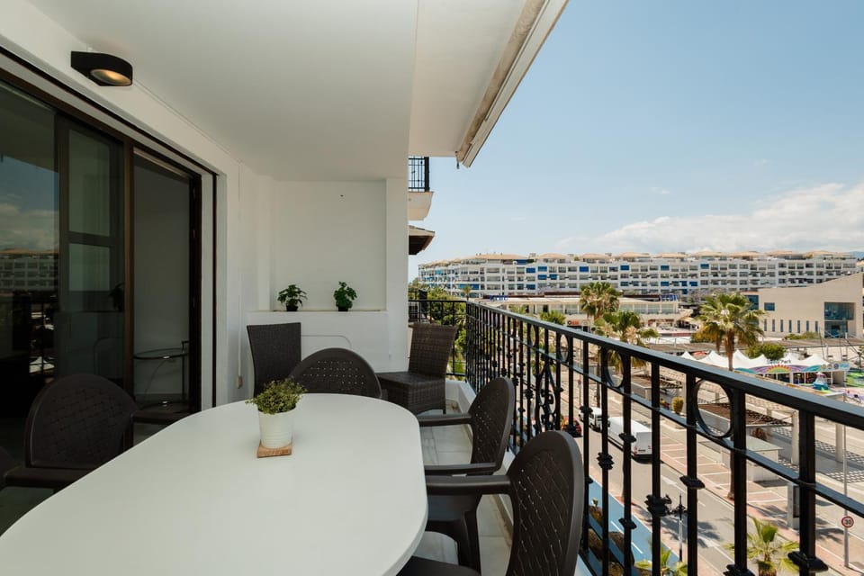 View (from property/room), Balcony/Terrace, Dining area