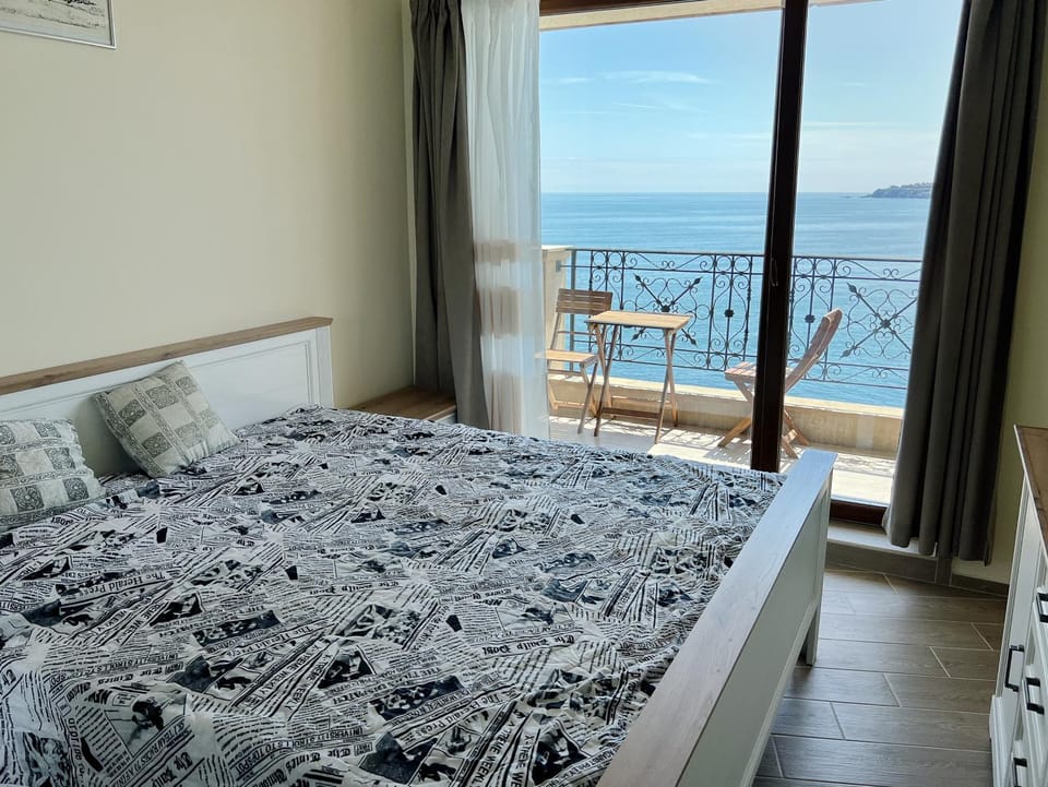 Bed, View (from property/room), Balcony/Terrace, Bedroom