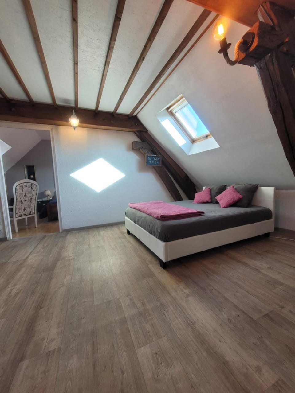 Bed, Living room