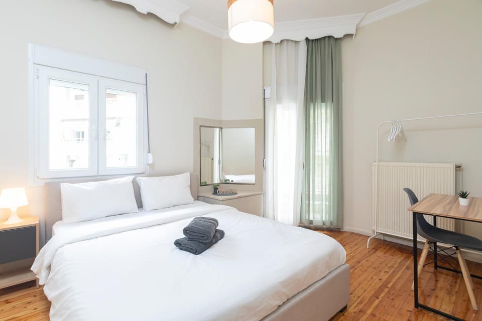 Bed, Photo of the whole room, Bedroom, hair dresser, towels, air conditioner