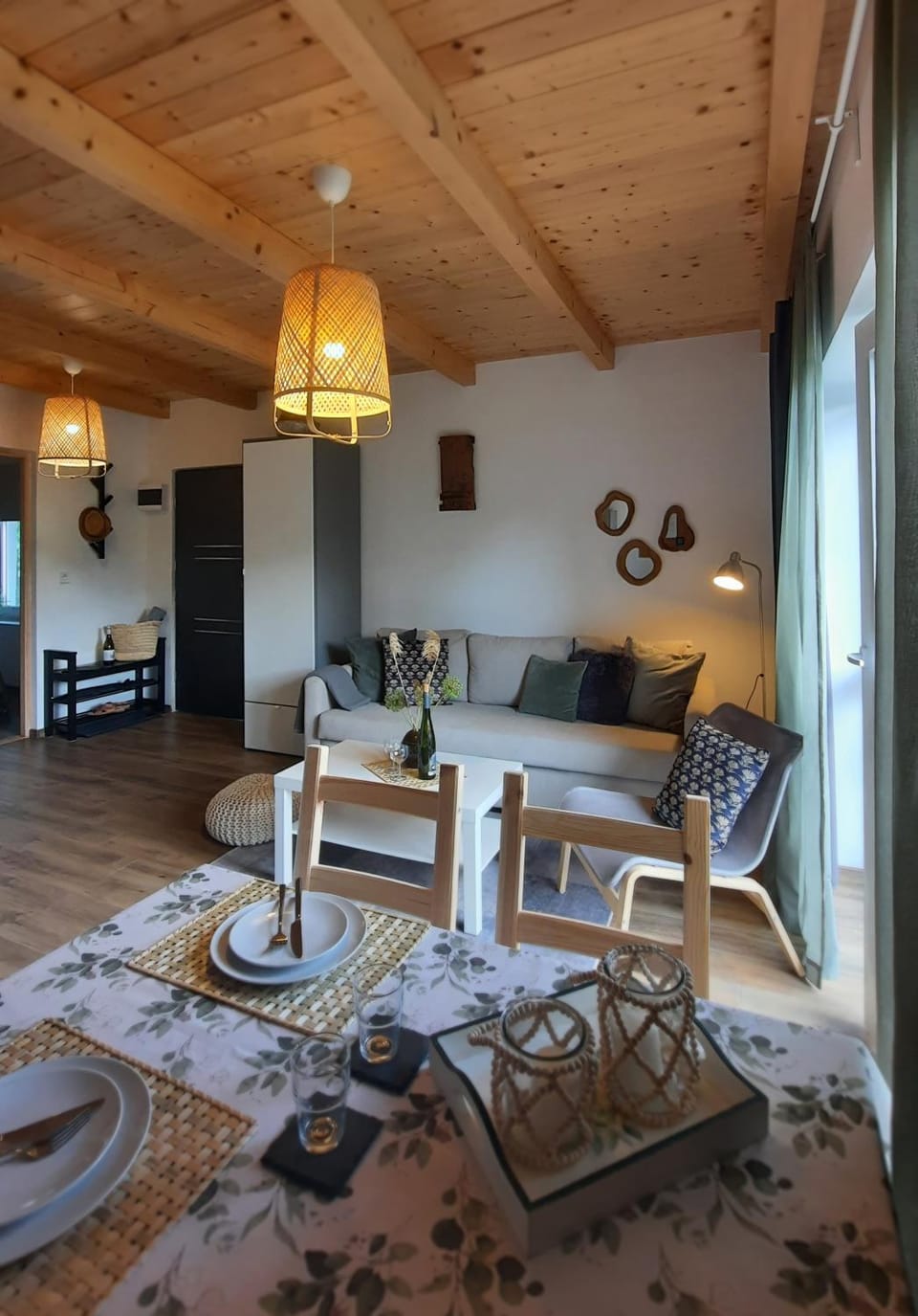 Living room, Seating area, Dining area