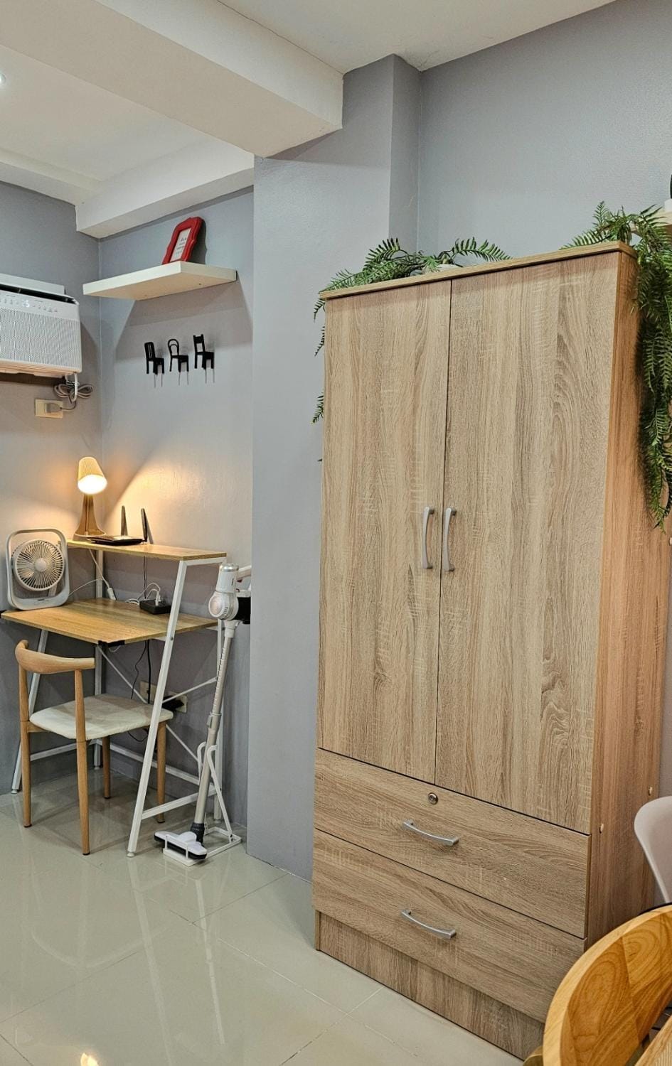 THE FIKA ROOM near MNL Airport - Scandi Studio Unit with Fast Wi-Fi & Netflix - Read Full Property Desc before booking Apartment in Paranaque