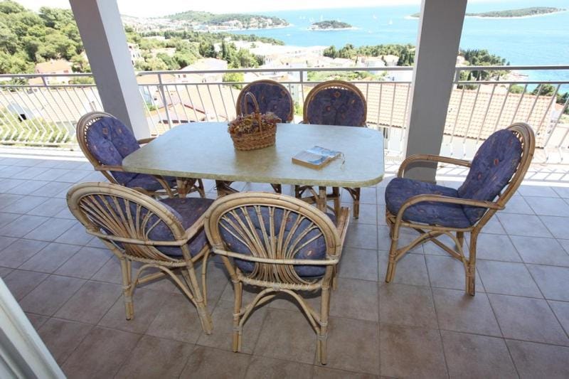 View (from property/room), Balcony/Terrace, Seating area, Sea view