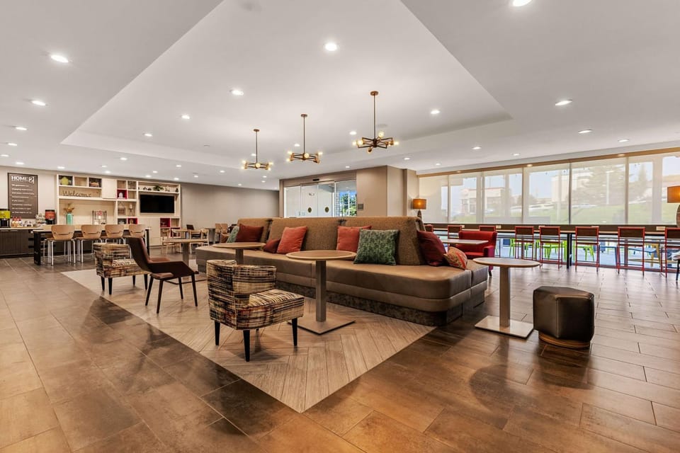 Communal lounge/ TV room, Lobby or reception