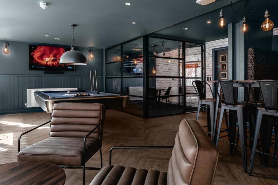 Communal lounge/ TV room