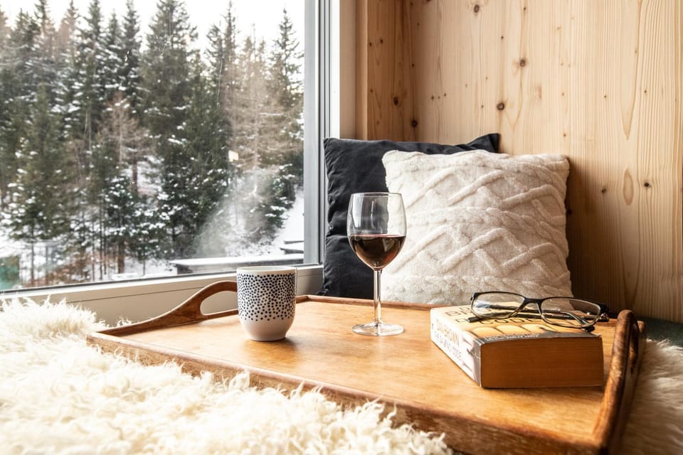 Winter, Living room, Seating area, Mountain view