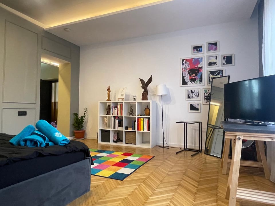 Communal lounge/ TV room