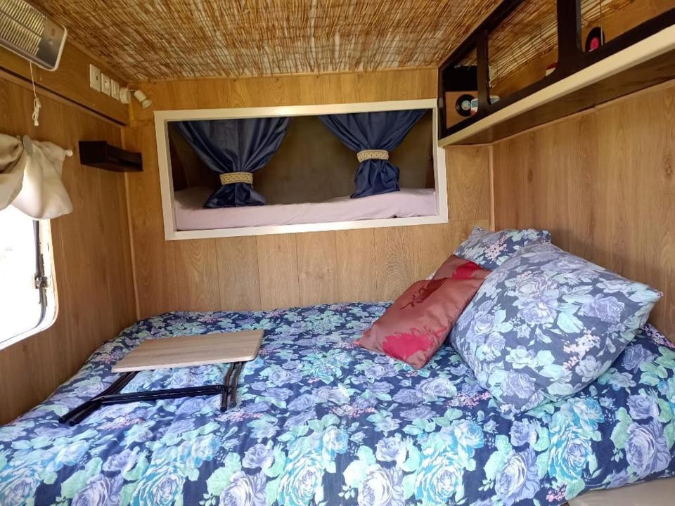 Le Pick up 403 vintage Campground/ 
RV Resort in Nouvelle-Aquitaine