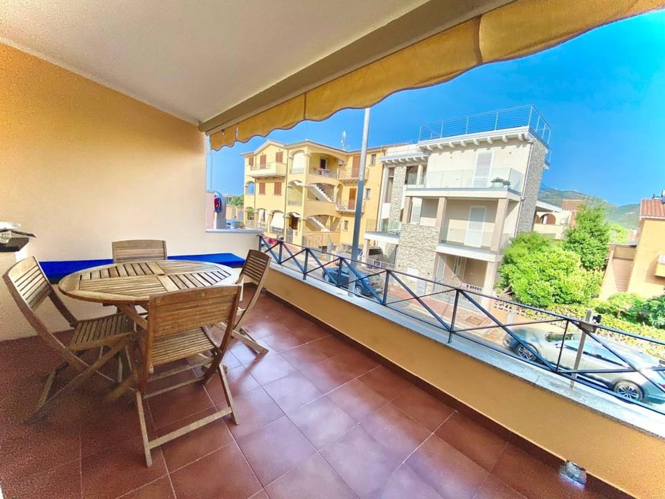 View (from property/room), Balcony/Terrace, Dining area