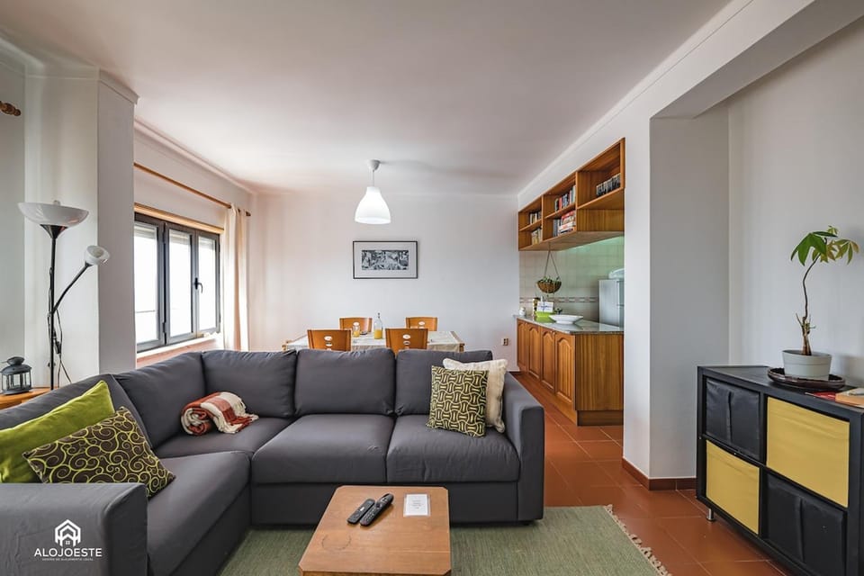 Ondas do Pisão Apartment - 2 bedroom and Sea View Apartment in Lisbon District