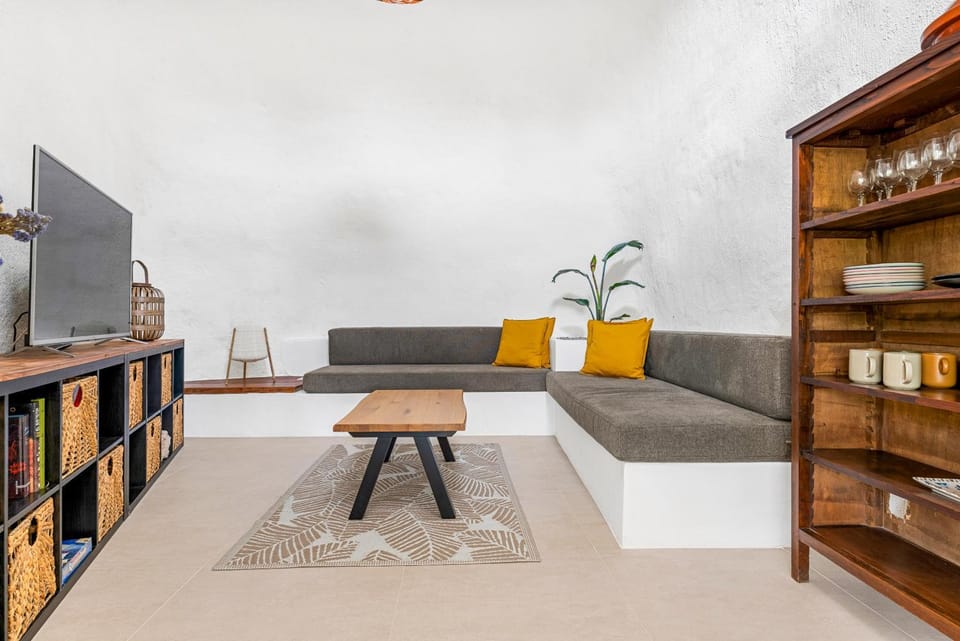 Communal lounge/ TV room, Living room